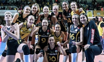 Vakifbank, de Gabi, vence o Eczabasi, de Natália, no Campeonato Turco de vôlei feminino
