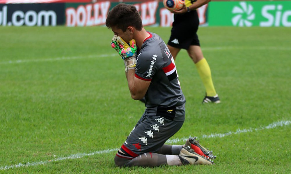 Leonardo goleiro do Botafogo-SP na Copa São Paulo de Futebol Júnior