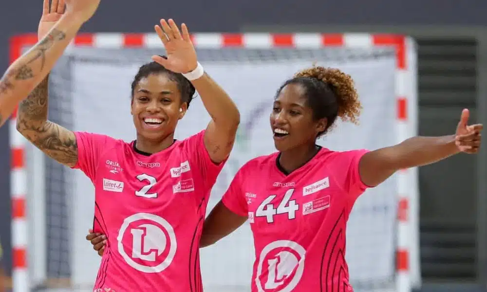 Bruna de Paula no Campeonato Francês de Handebol - Foto: B. Delhomme