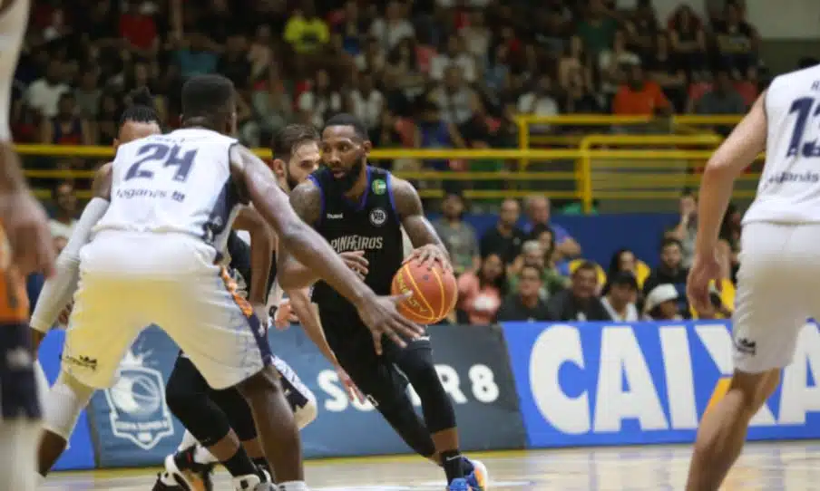 Pinheiros vence Mogi e está na semi da Copa Super 8
