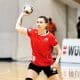 Larissa Araújo, do Cluj Napoca, no campeonato romeno de handebol