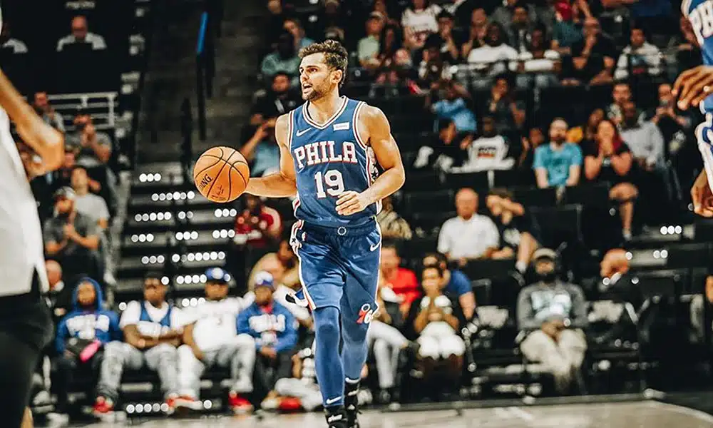 Raulzinho do Philadelphia 76ers na NBA Vencemos Juntos