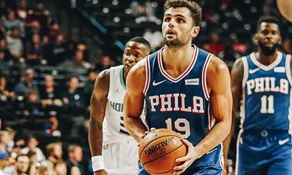 Raulzinho do Philadelphia 76ers na NBA