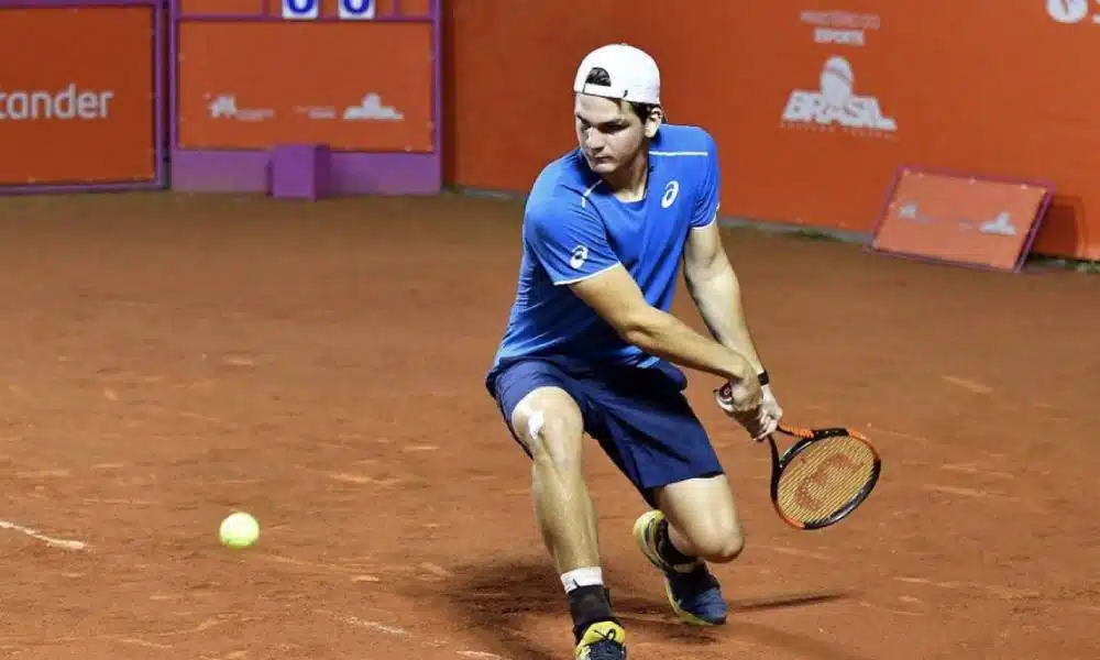 Monteiro e Wild avançam às quartas no ATP de Santiago