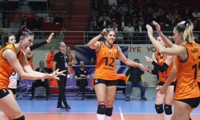 Natália - Eczacibasi no campeonato turco de vôlei