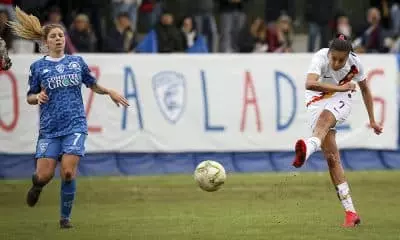 Andressa Alves da Roma contra o Empoli pelo Campeonato Italiano de futebol feminino