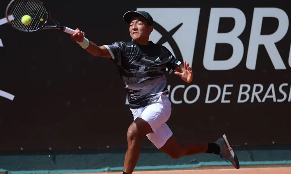 Brunu Kuzuhara no Banana Bowl de tênis