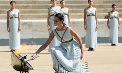 Chama olímpica acesa ensaio Templo de Olimpia
