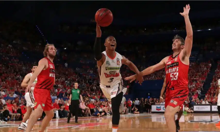 Scott Machado brilhou, mas Taipans foram saíram atrás na semifinal do NBL (Foto: Divulgação/Cairns Taipans)