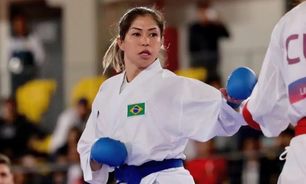 Valéria Kumizaki, do caratê, segue firme na briga rumo a Tóquio (Foto: Renato Aoki)