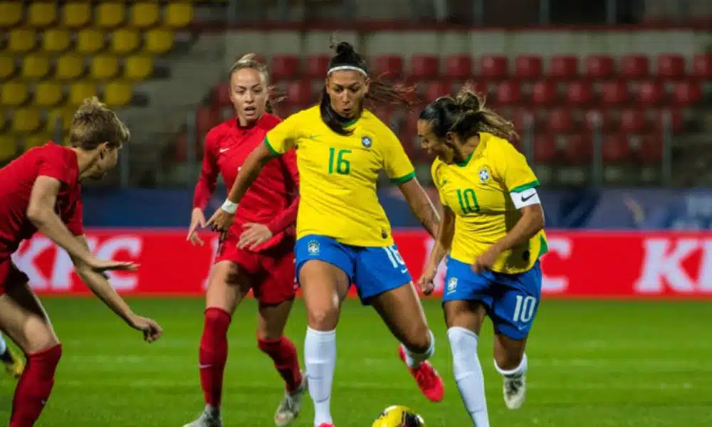 Brasil abre 2 a 0 mas cede empate ao Canadá futebol feminino