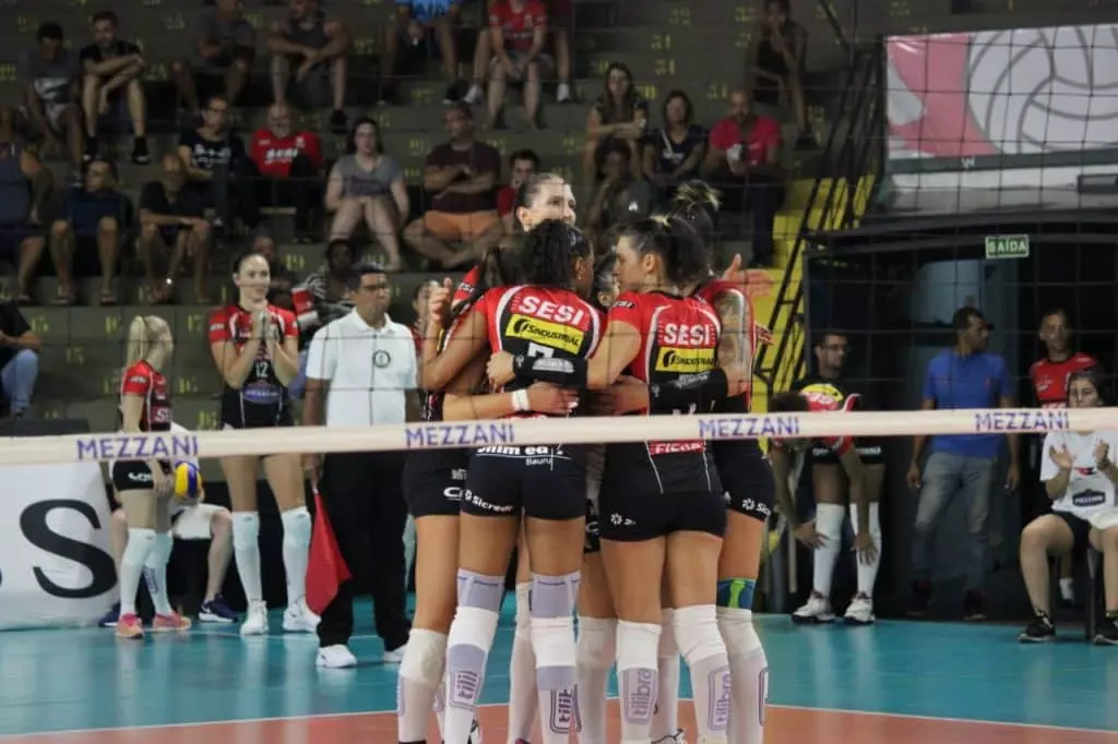 Jogos da Superliga serão realizados com portões fechados