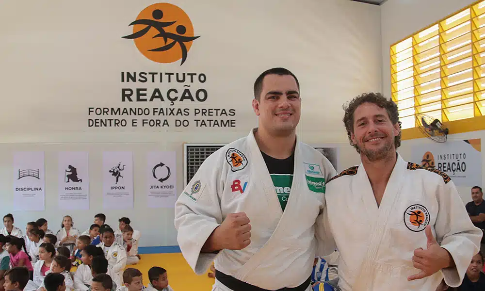 Flávio Canto e David Moura durante a inauguração do Instituto Reação em Cuiabá - banco BV