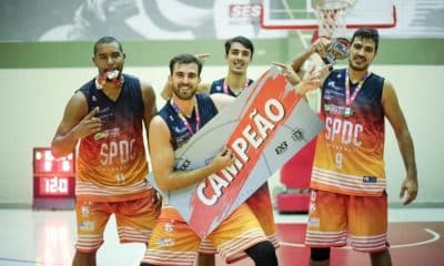 Equipe de Elite do São Paulo DC comemora primeiro lugar na segunda etapa da Liga ANB (Foto: Divulgação/SPDC)