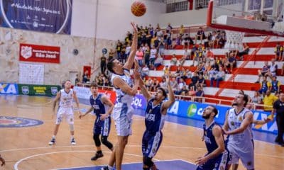Com ótima atuação de Rafael Oliveira, São José venceu Mogi em casa (Foto: Arthur Marega Filho/São José Basketball) NBB