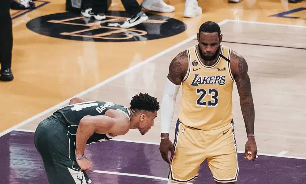 Lebron James diz estar aberto a discutir retorno da NBA