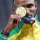 Alison dos Santos 400m com barreiras masculino Atletismo