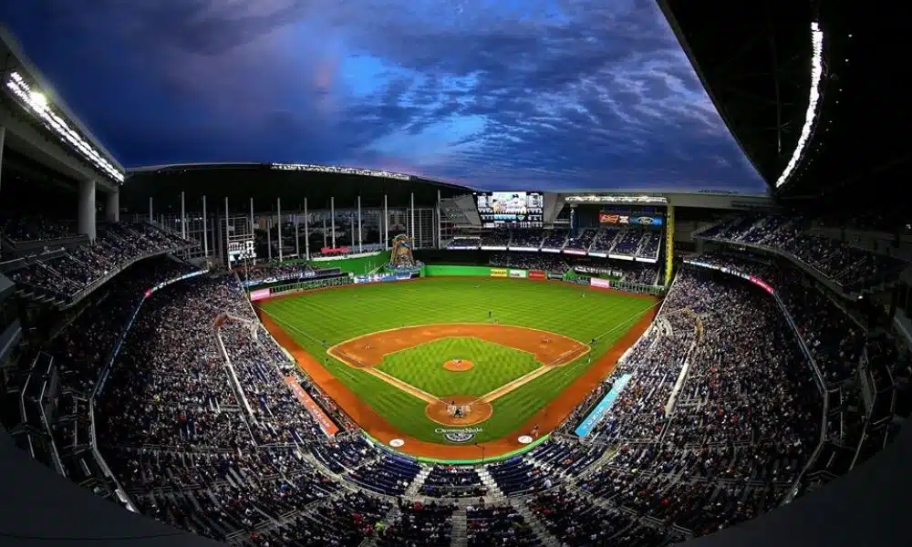 MLB avalia começar temporada regular no Arizona