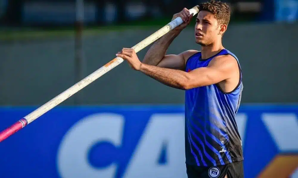 Thiago Braz em ação pelo seu ex-clube, o Esporte Clube Pinheiros