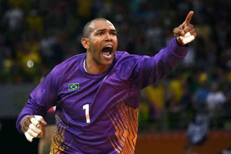Maik, goleiro de handebol, quer disputar sua terceira Olimpíada e falou sobre os planos após a aposentadoria como atleta