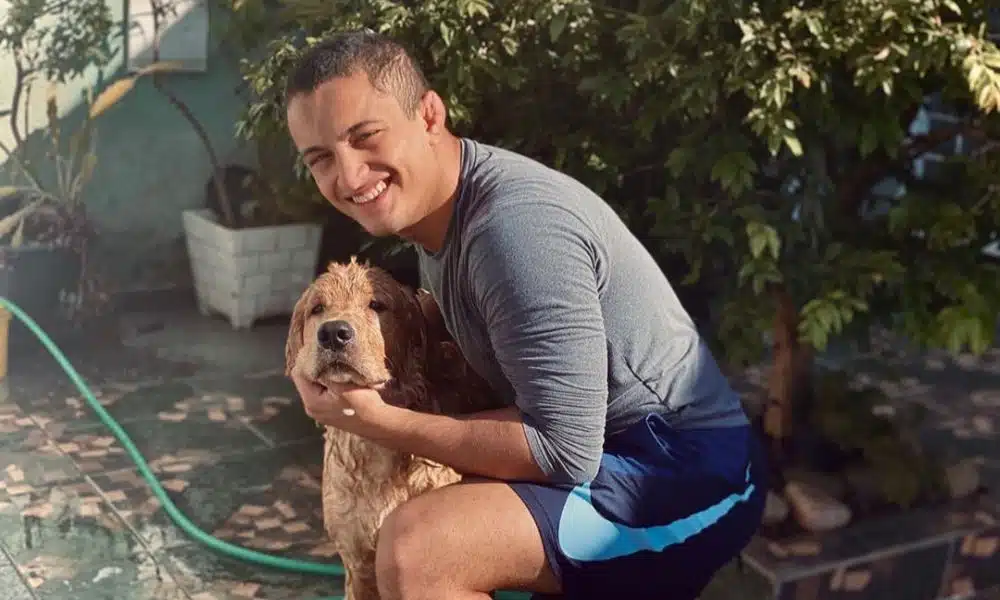 cachorros são companheiros durante quarentena dos atletas - cachorro - pet - companheiro