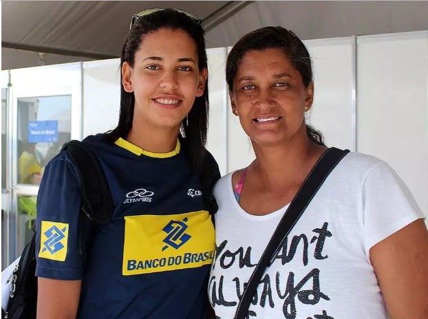 Cida Lisboa, mãe de Duda, também treinadora de Tainá e Victoria no vôlei de praia