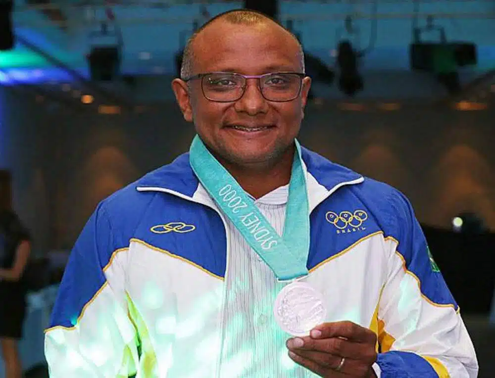 Cláudio Roberto Souza medalha prata atletismo Sydney-2000