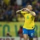 Em jogo único de FIFA 20, Bia Zaneratto mostrou desenvoltura no eSports, controlou a seleção brasileira e venceu a espanhola Sheila Garcia por 5 a 1