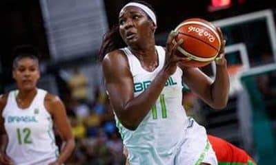 Clarissa dos Santos basquete