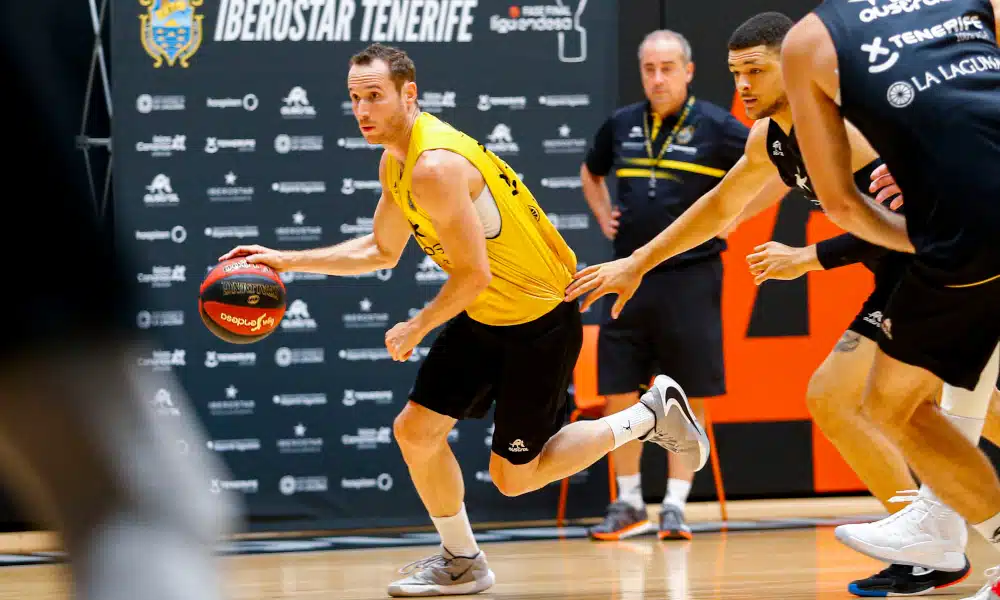 Marcelinho Huertas Liga ACB Basquete Vitor Benite Augusto Lima