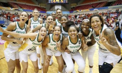 Basquete Seleção Feminina Adriana Medalhista