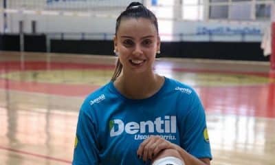 Anada Marinho deixa o Praia Clube