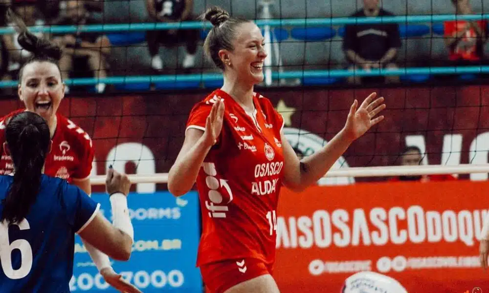 As atletas Raquel Loff e Bruna Caixeta decidiram permanecer no vôlei europeu. A primeira é central e estava no Prometey, da Ucrânia. Já a segunda é levantadora e defendia o Leixões SC, de Portugal. As brasileiras jogarão juntas porque assinaram contrato com o Slávia Bratislava, da Eslováquia. Ambas aguardam o dia da viagem e contaram que foram informadas que a pandemia de coronavírus está sob controle no país.
