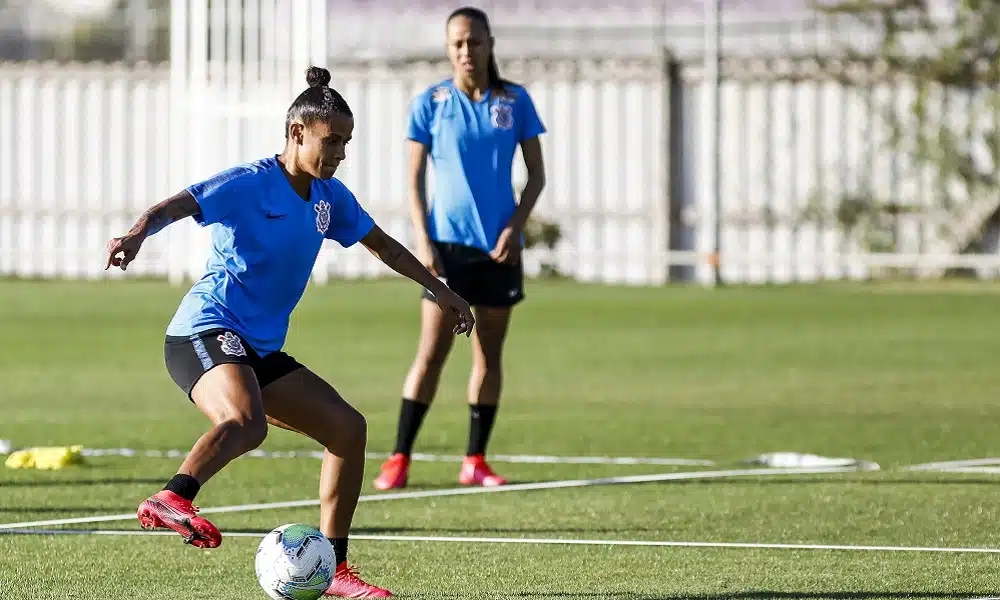 Grazi avalia Corinthians bem fisicamente neste retorno