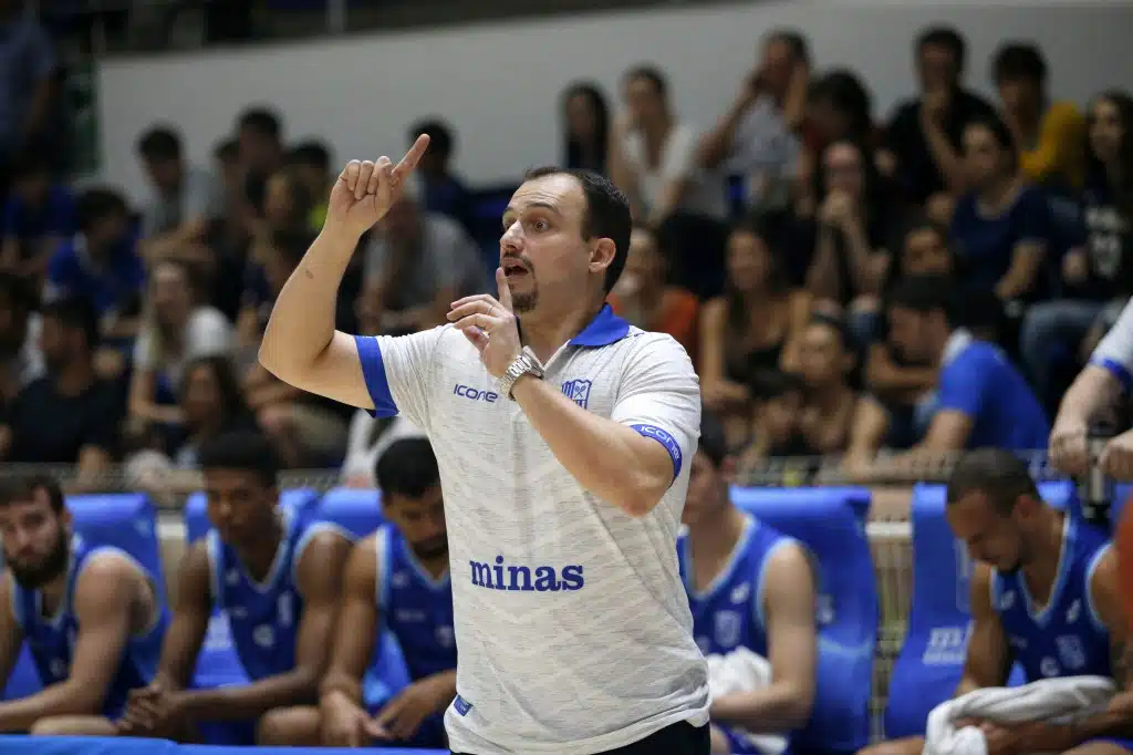 Léo Costa técnico do Minas Tênis Clube