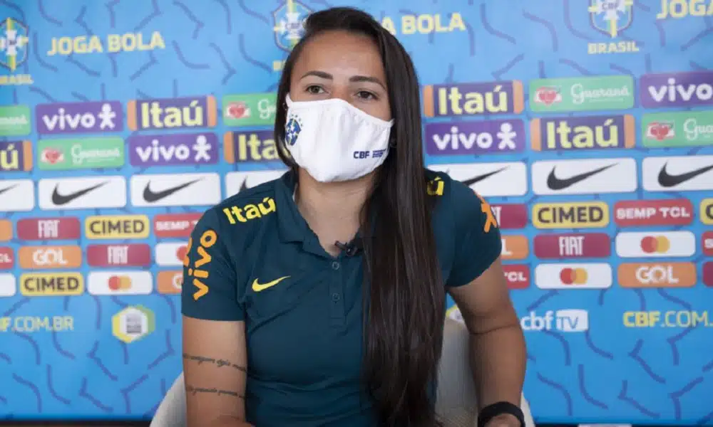 Camilinha teve primeiro contato com o trabalho de Pia na seleção