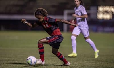Flamengo bate o Grêmio e encosta no G8 do Brasileiro Feminino