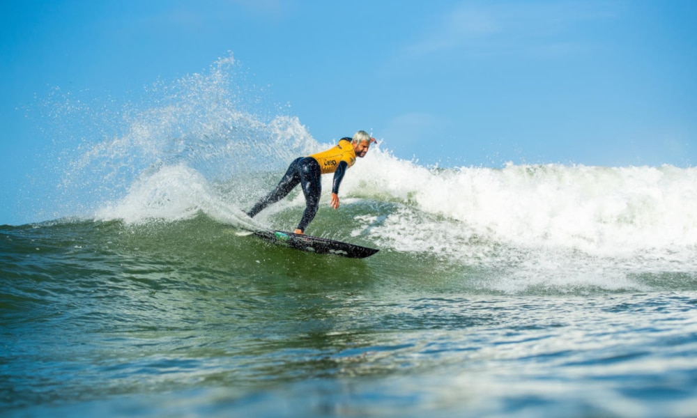 Ítalo Ferreira é o único representante do Brasil que continua na disputa na segunda e última etapa do WSL Countdown, o MEO Portugal Cup of Surfing. Nesta quarta-feira (30), Jadson André, outro brasileiro na competição, foi eliminado na segunda fase pelo português Vasco Ribeiro e fechou o evento em nono. Já o atual campeão mundial de surfe encara o italiano Leonardo Fioravanti nas quartas de final, nesta quinta-feira (1º)