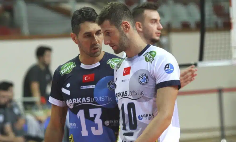 João-Paulo-Bravo-Arkas Turco Masculino de vôlei