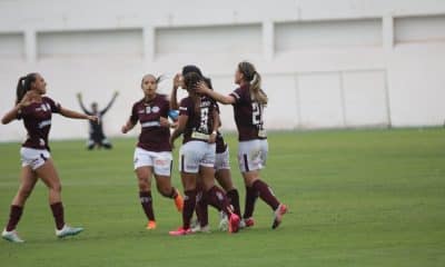 A Ferroviária estreou com vitória no Grupo 1 do Paulistão Feminino de 2020. As Guerreiras Grenás receberam o Palmeiras, na Arena Fonte Luminosa, em Araraquara. Com gols da meia Aline Milene e da atacante Sochor, o time comandado pela técnica Tatiele Silveira ganhou de 2 a 1 das Palestrinas. O tento das alviverdes, dirigidas pelo treinador Ricardo Belli, foi marcado pela zagueira Thaís