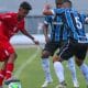 Os mandantes não foram felizes neste domingo (18) na primeira rodada do Campeonato Brasileiro de Aspirantes. Em cinco partidas, os times da casa empataram duas e perderam as outras três. A única vitória aconteceu no Brasileiro Sub-17, com o São Paulo derrotando o Santos, por 2 a 1, no estádio Marcelo Portugal, em Cotia