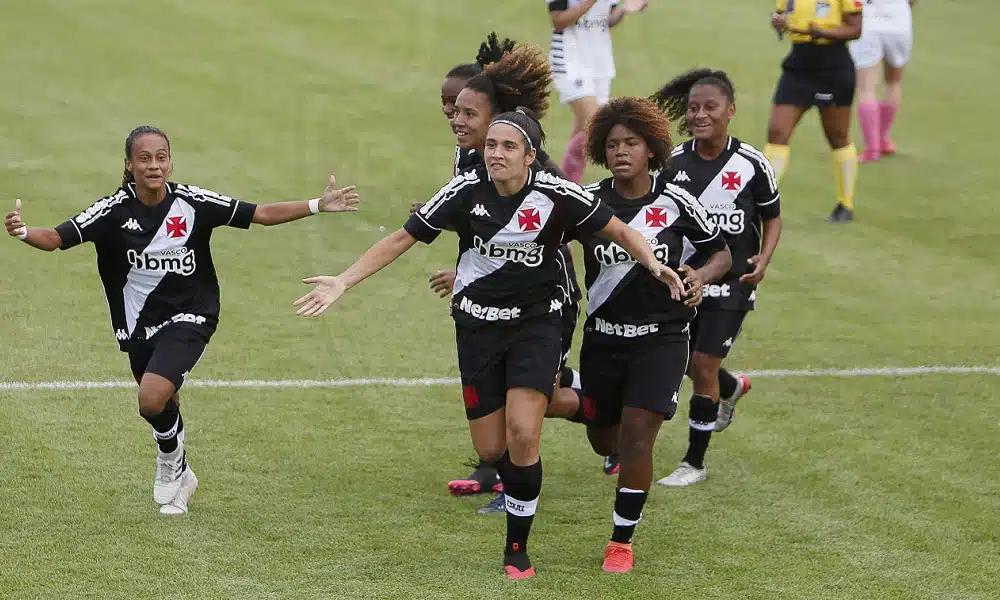 Vasco vence o Atlético-MG na retomada do Brasileiro A2
