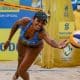 A fase principal da segunda etapa do Circuito Brasileiro 2020/21 de vôlei de praia começou nesta sexta-feira (16), em Saquarema (RJ). Depois do qualificatório na quinta (15), 20 partidas movimentaram o primeiro dia da competição, que foi marcado pela primeira vitória de Paula Pequeno na modalidade e classificação direto para as quartas de final de quatro duplas: Ágatha/Duda, Talita/Carol Solberg, Juliana/Josi e Tainá/Victoria