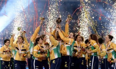 Documentário retrata o passado da Seleção Brasileira e as dificuldades até o Mundial de 2013.