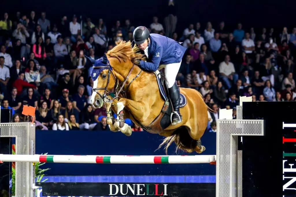 Indoor SHP Concurso de Salto Internacional e Nacional hipismo ao vivo ehv-1 vírus da herpes equina