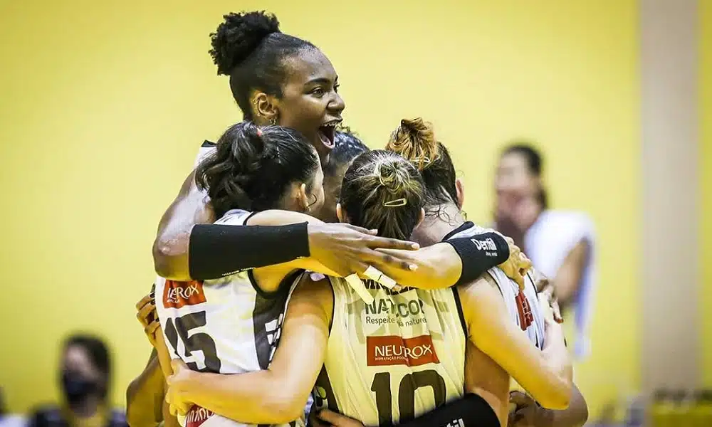 Praia se sagra campeão da Supercopa Feminina de Vôlei