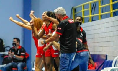 Santo André/APABA e Sesi Araraquara fecharam a segunda rodada da segunda fase do Campeonato Paulista 2020 de basquete feminino nesta segunda-feira (30). Em jogo disputado no ginásio Parque Celso Daniel, no ABC Paulista, o time comandado pelo técnico Daniel Wattfy venceu com facilidade por 68 a 46. Na etapa inicial, as equipes se enfrentaram na mesma cidade e as mandantes tinham vencido por 55 a 52.