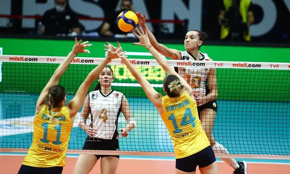 Gabi é destaque na vitória do VakifBank