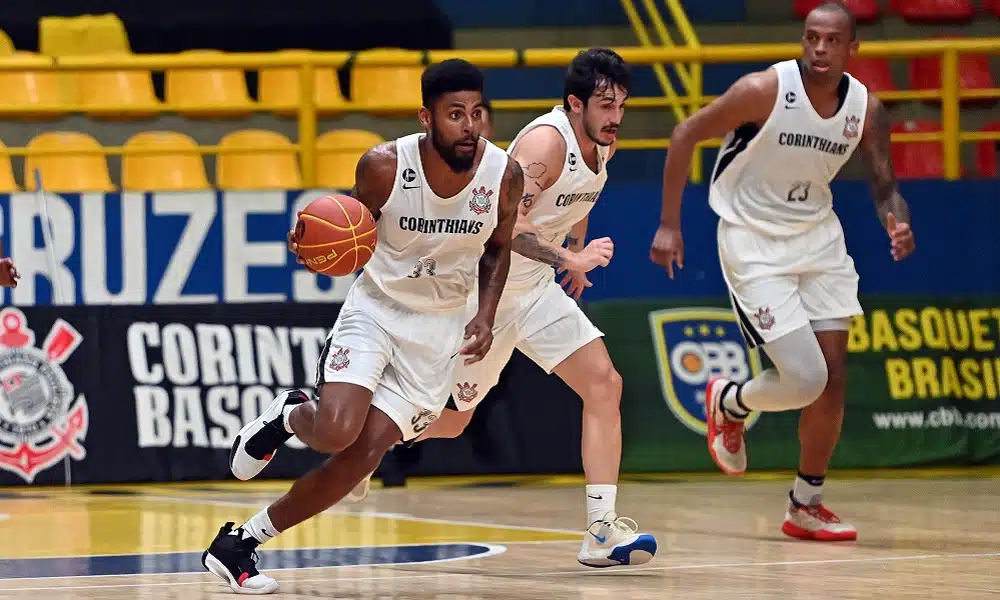 Corinthians consegue vitória no detalhe sobre o Pinheiros pelo NBB