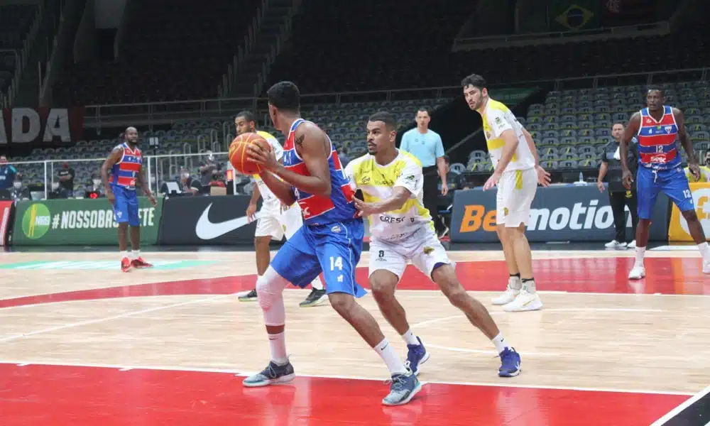 Fortaleza vence Campo Mourão no jogo de abertura do NBB